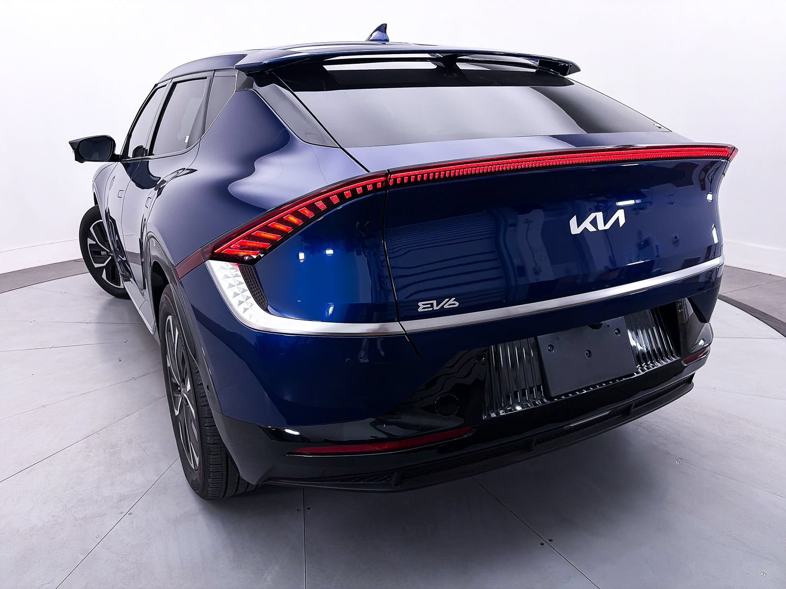 Certified 2024 Kia EV6 Wind w/ Wind Technology Package RWD image 9