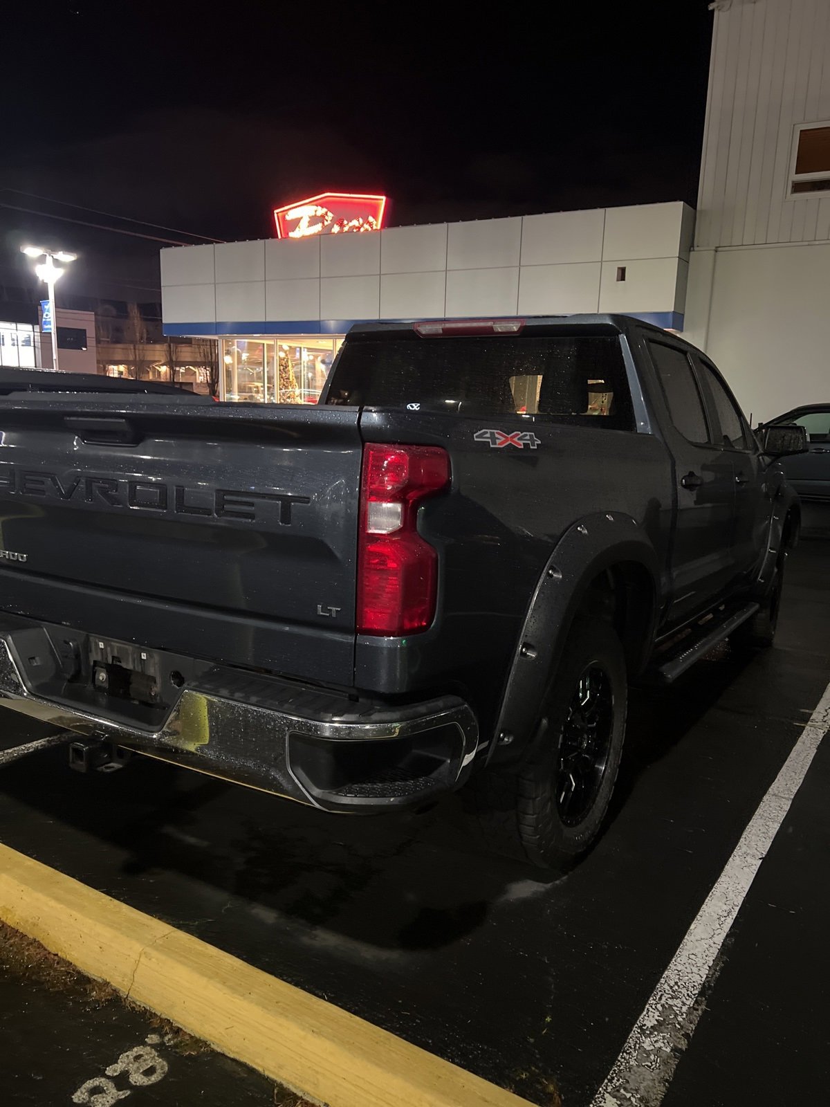 Used 2020 Chevrolet Silverado 1500 LT image 6