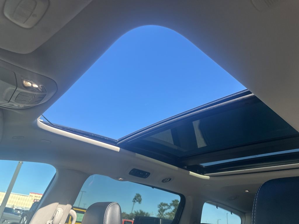 Used 2024 Chrysler Pacifica Limited image 23