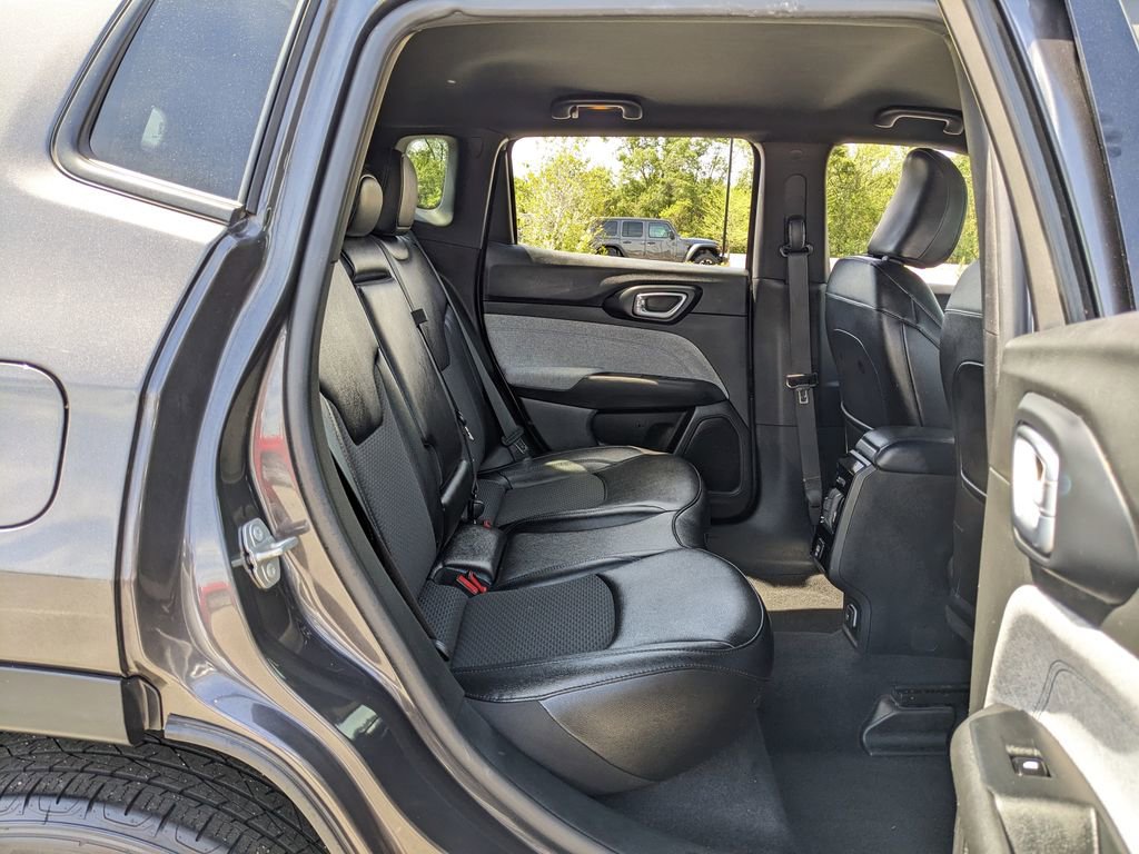 Used 2024 Jeep Compass Latitude AWD/4WD image 43