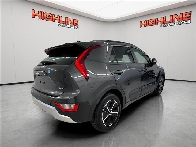 Used 2023 Kia Niro EX FWD image 5