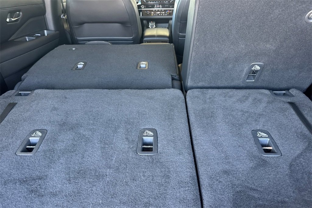 Certified 2024 Nissan Pathfinder SL image 17