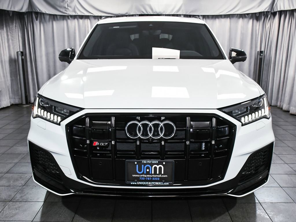 Used 2021 Audi SQ7 Premium Plus w/ Executive Package image 2