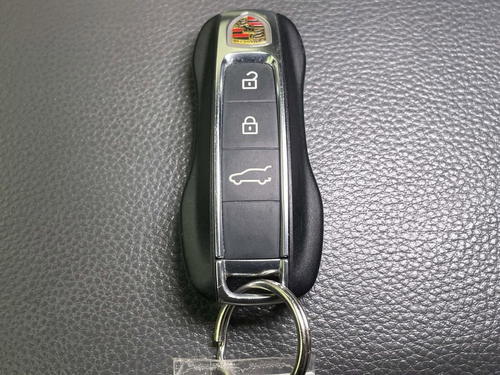 Used 2021 Porsche Cayenne Coupe AWD/4WD image 43