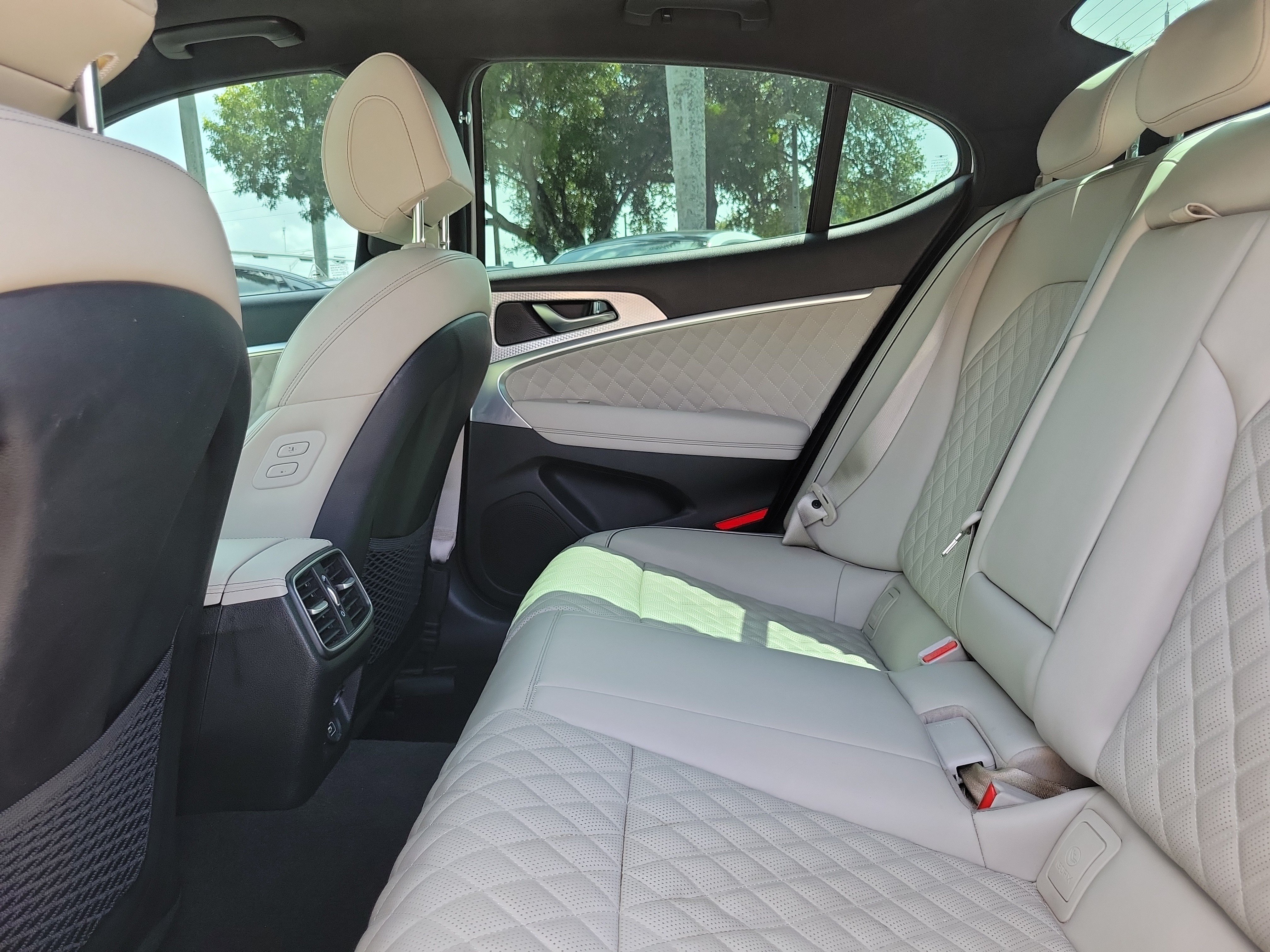 Used 2023 Genesis G70 3.3T w/ Sport Prestige Package RWD image 12