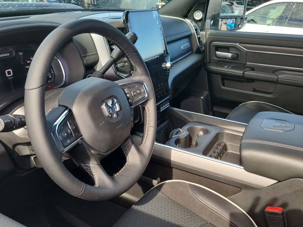 Used 2025 RAM 2500 Laramie AWD/4WD image 3
