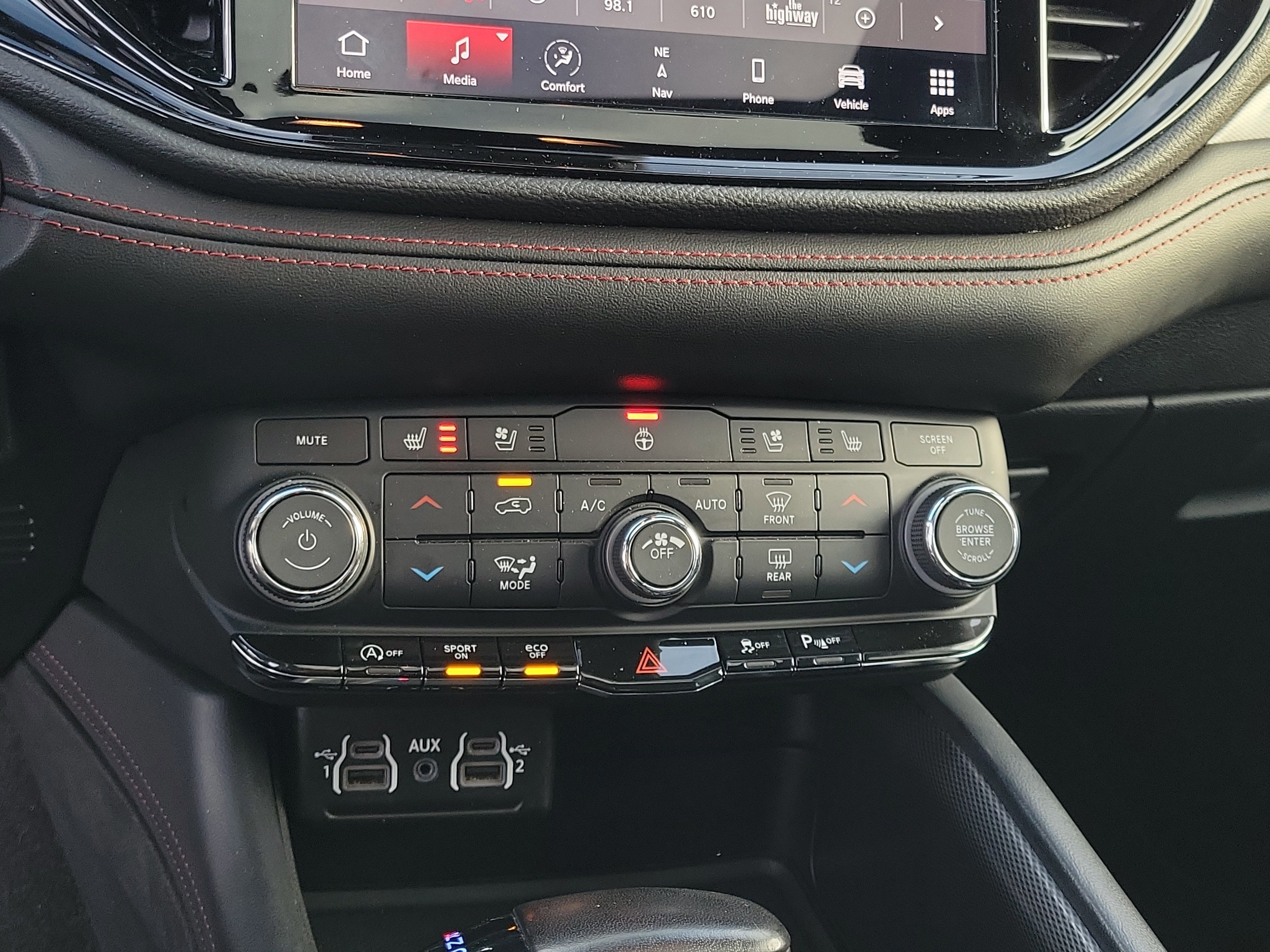 Used 2023 Dodge Durango GT image 27