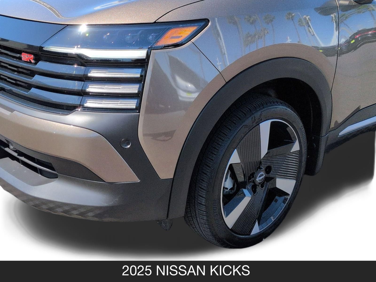 Certified 2025 Nissan Kicks SR image 10