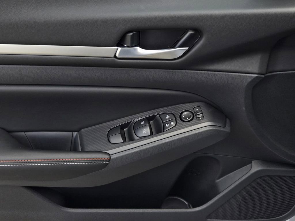 New 2026 Nissan Altima 2.5 SR image 16