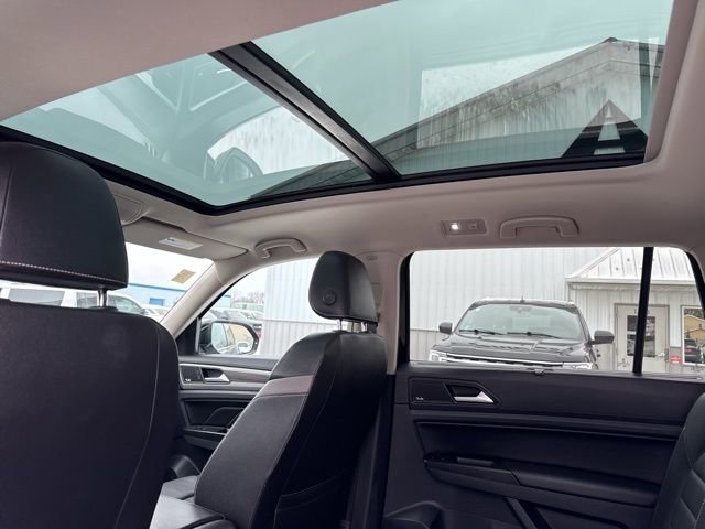 Used 2021 Volkswagen Atlas SEL Premium image 15