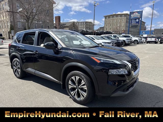 Used 2023 Nissan Rogue SV image 2
