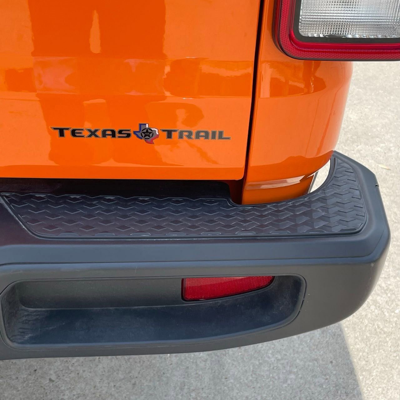 Used 2025 Jeep Gladiator Sport image 6