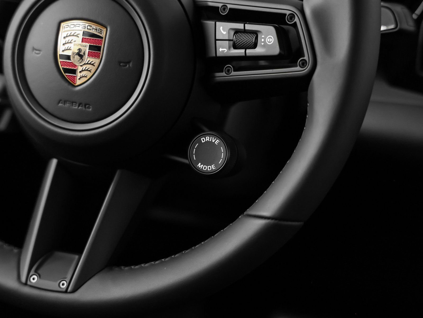 Certified 2025 Porsche Macan 4 Electric image 31