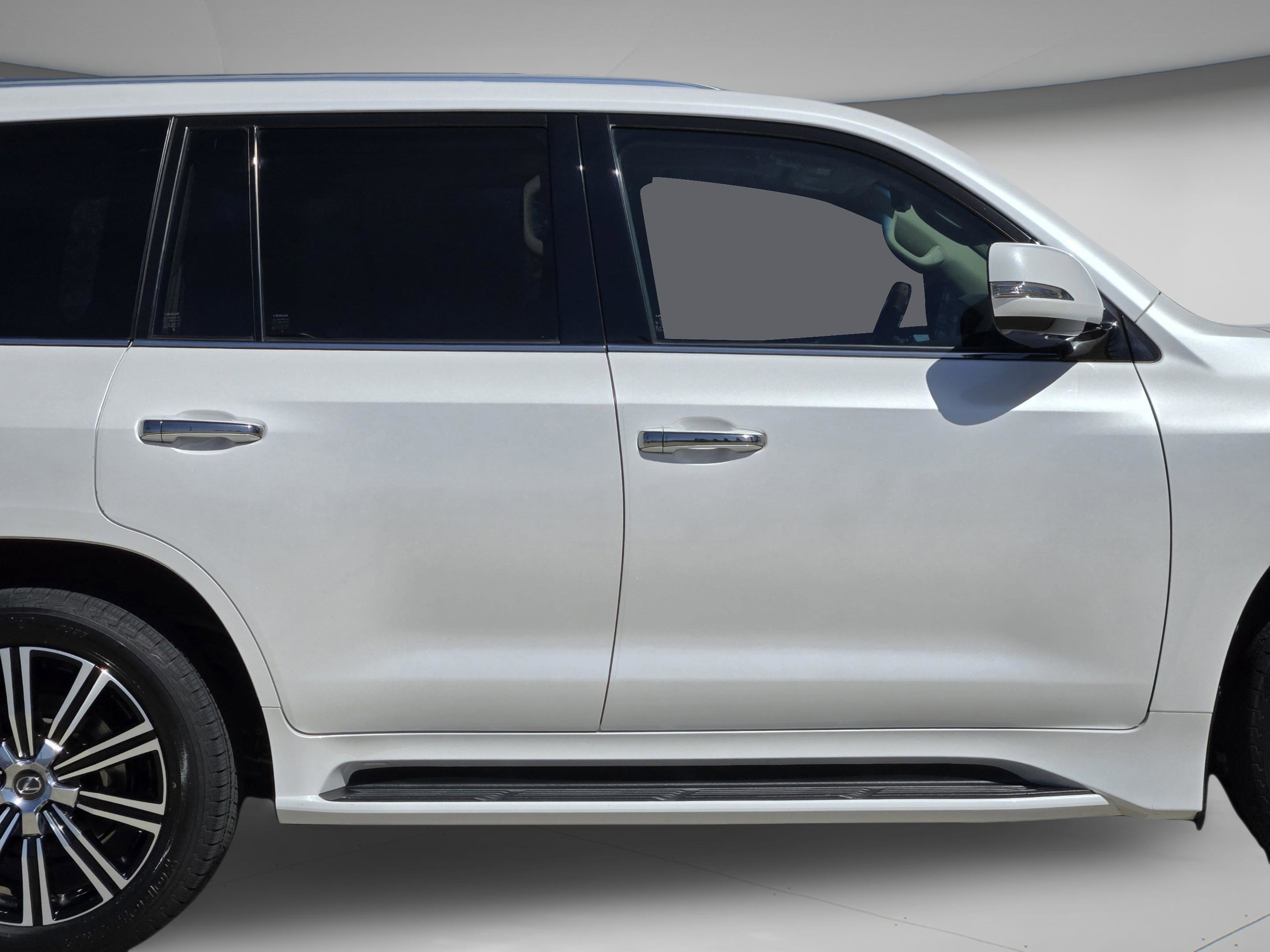 Used 2020 Lexus LX 570 4WD w/ Luxury Package image 10