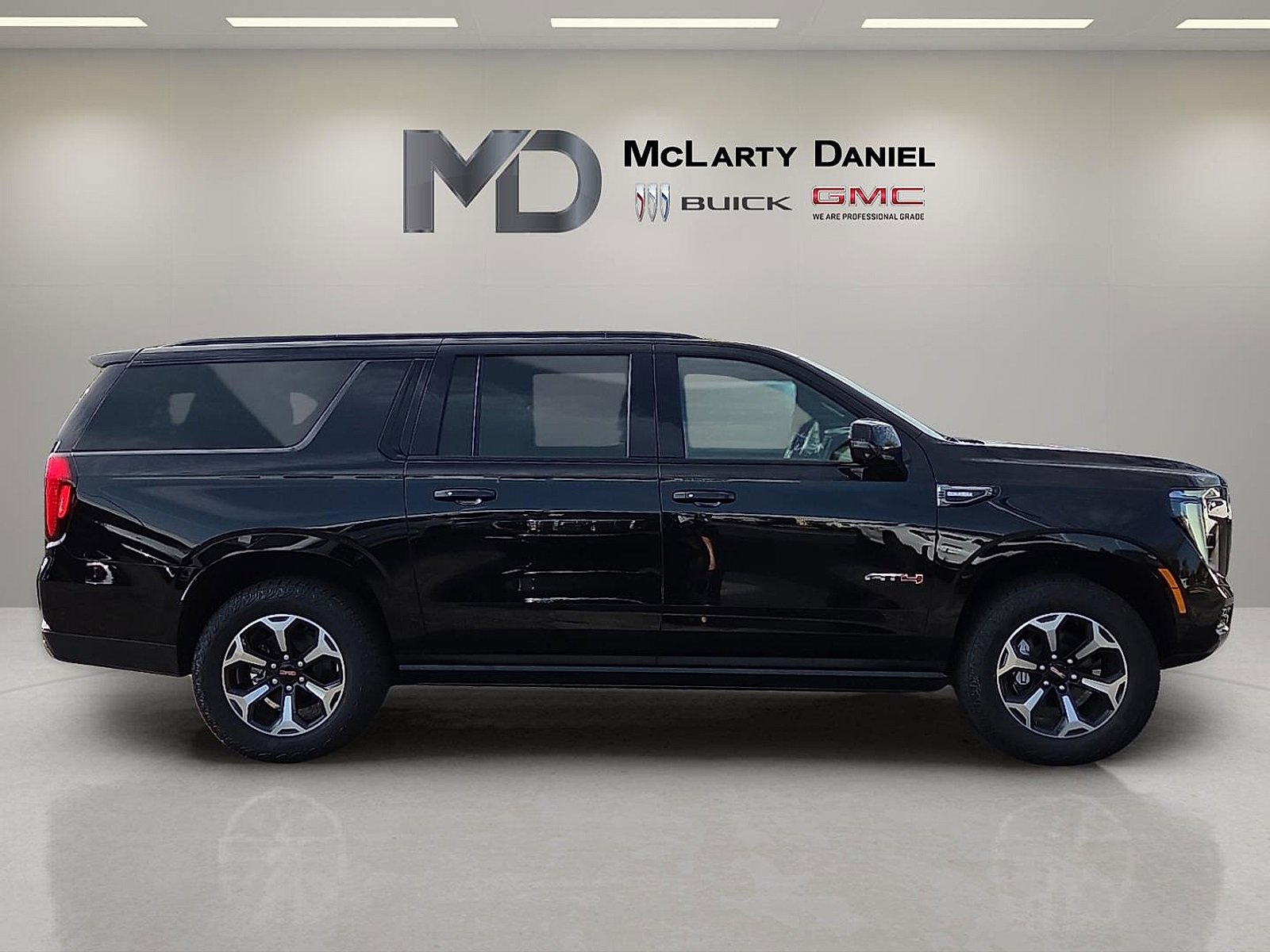 New 2026 GMC Yukon XL AT4 w/ AT4 Premium Plus Package image 6