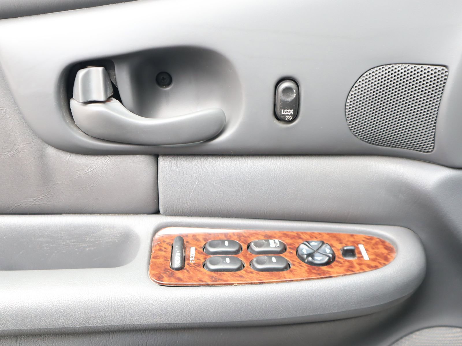 Used 2003 Buick Century Custom image 31