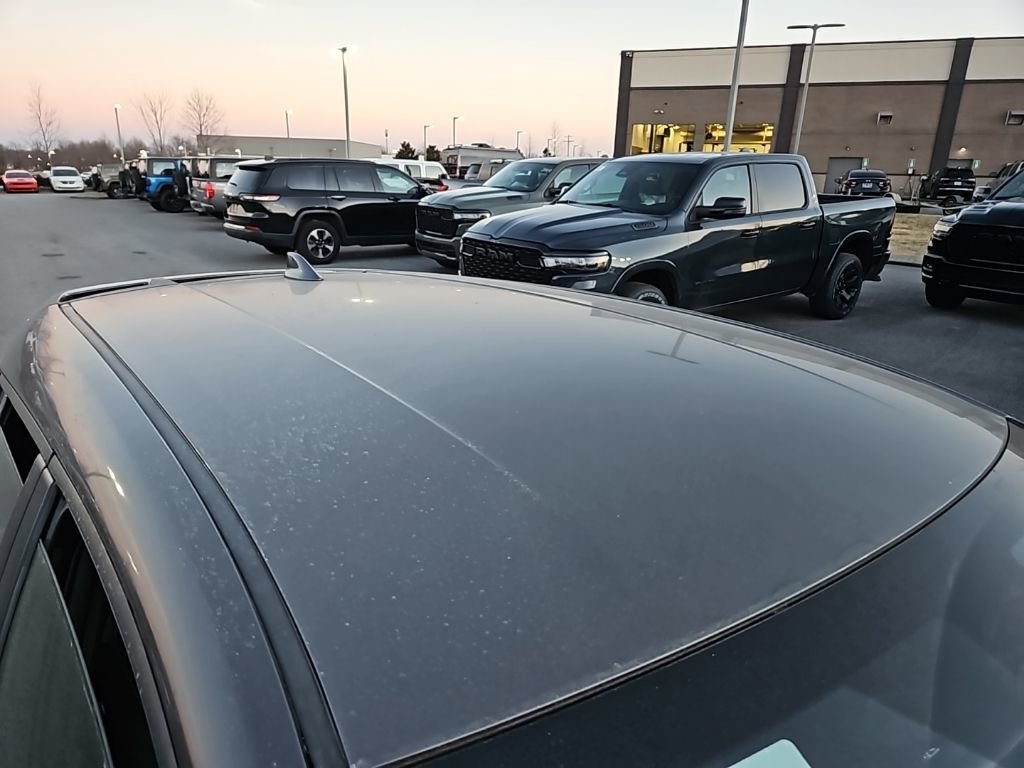 Used 2018 Toyota C-HR XLE image 9