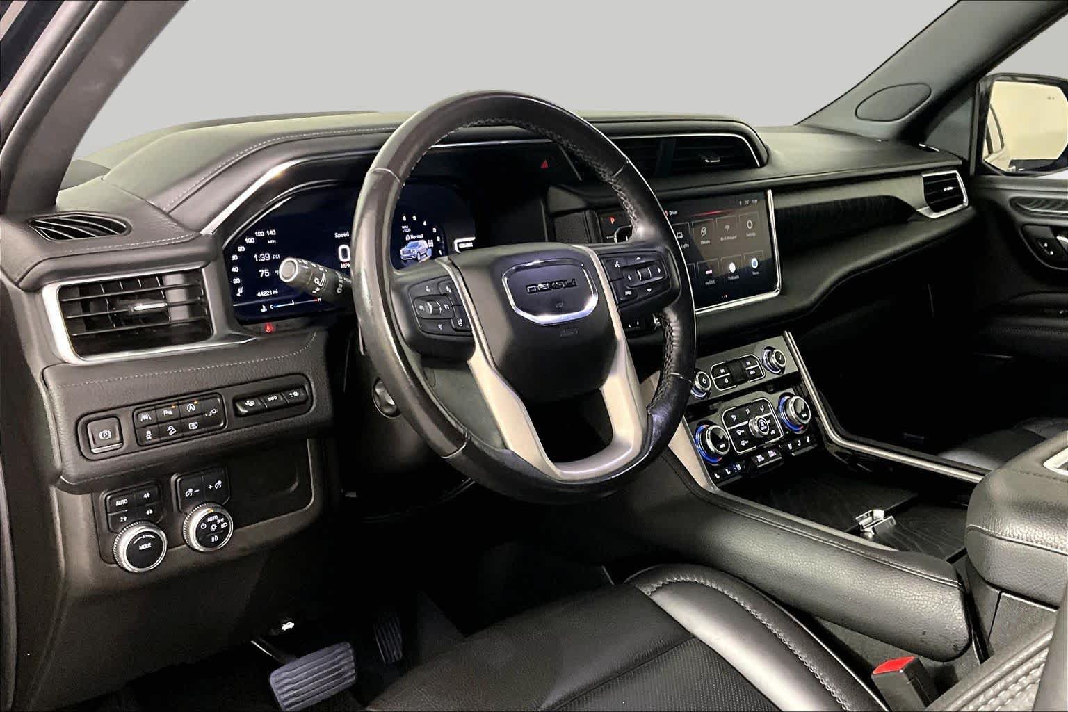 Used 2022 GMC Yukon Denali AWD/4WD image 15