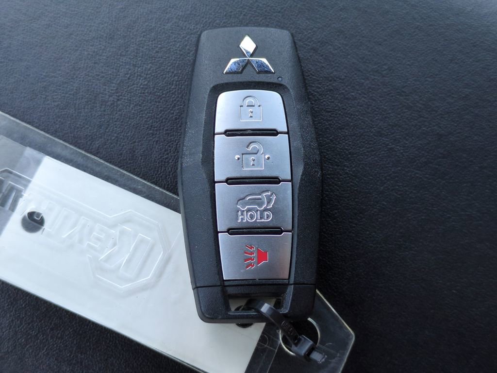 Used 2022 Mitsubishi Outlander SEL Black Edition image 26