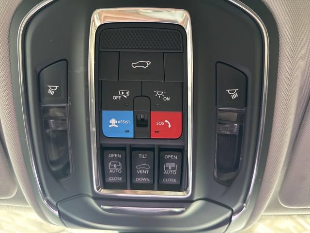 Used 2023 Jeep Grand Cherokee 4WD 4xe image 49