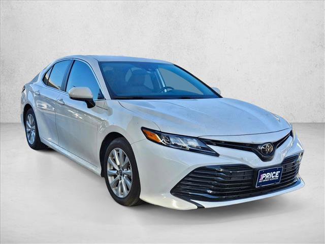 Used 2020 Toyota Camry LE image 3
