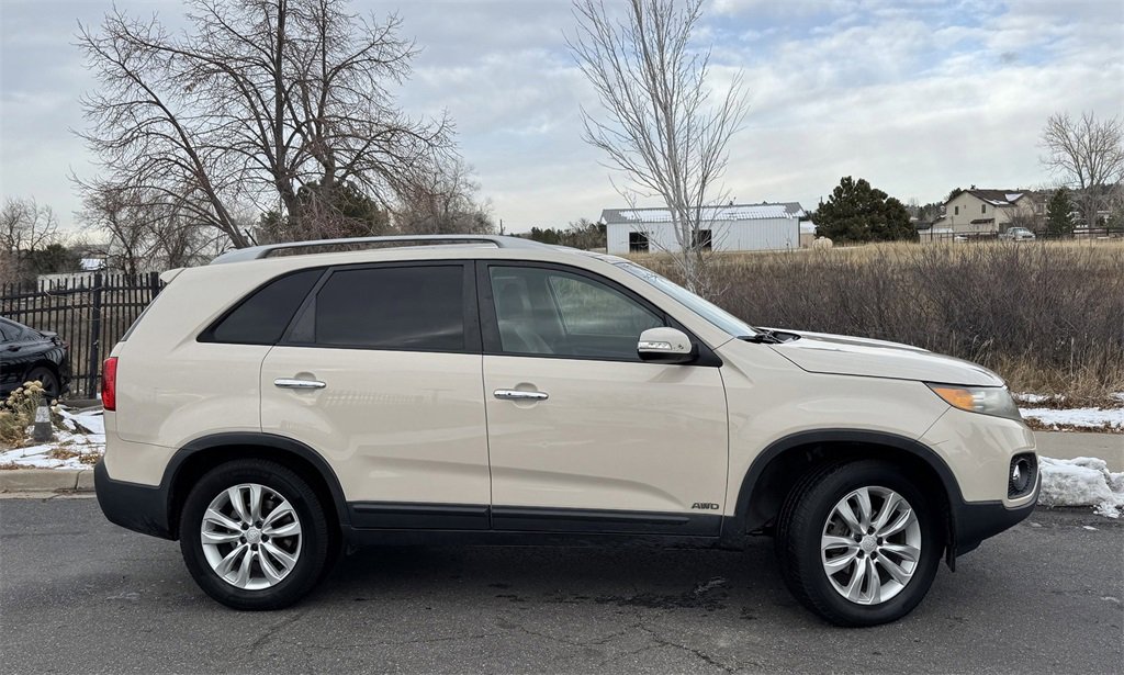 Used 2011 Kia Sorento EX w/ Premium Pkg image 5