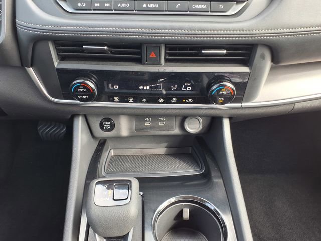 Used 2025 Nissan Rogue SV FWD image 29