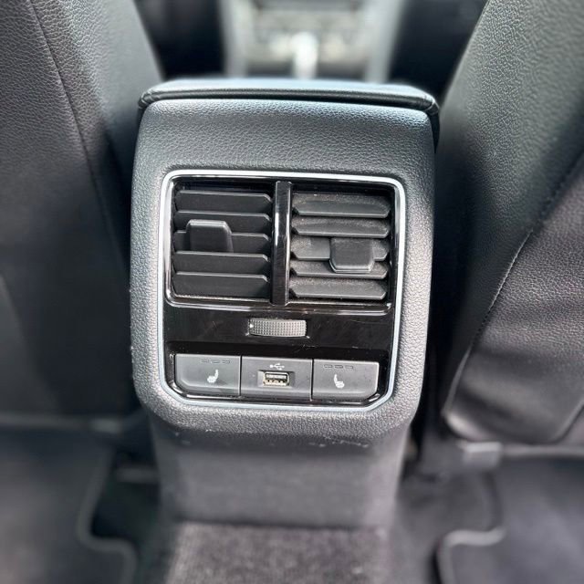Used 2018 Volkswagen Passat 2.0T SE FWD image 22