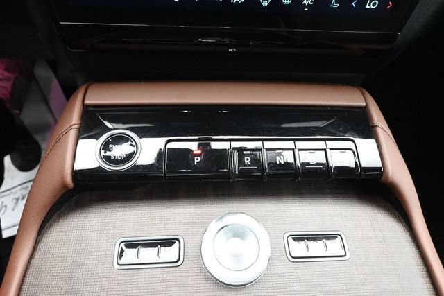 Certified 2025 Lincoln Navigator L Reserve AWD/4WD image 16