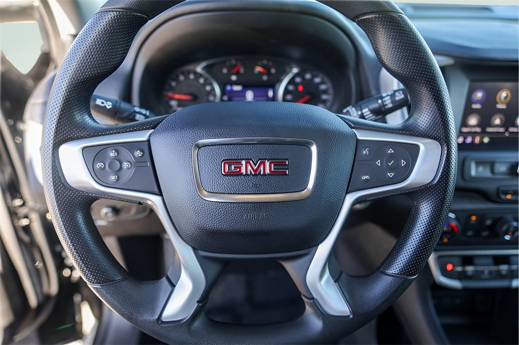 Used 2023 GMC Terrain SLE w/ Driver Convenience Package image 15