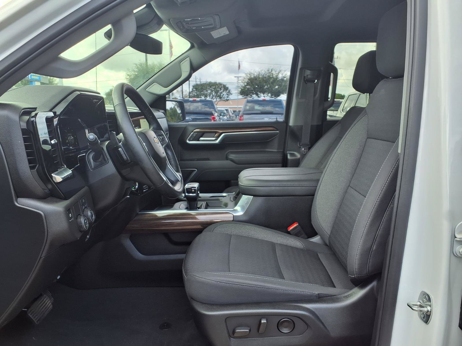 Used 2025 Chevrolet Silverado 1500 LT w/ Protection Package RWD image 17