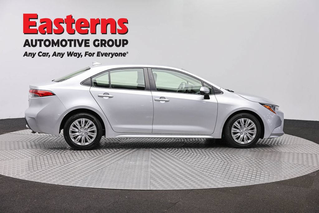 Used 2022 Toyota Corolla LE FWD image 4
