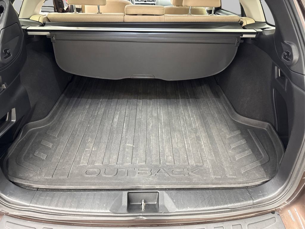 Used 2019 Subaru Outback 2.5i Premium image 11