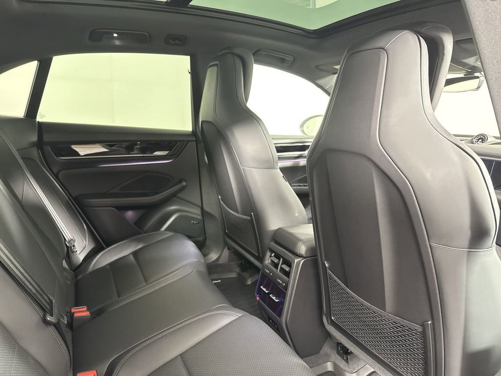 New 2025 Porsche Macan 4 Electric AWD/4WD image 26