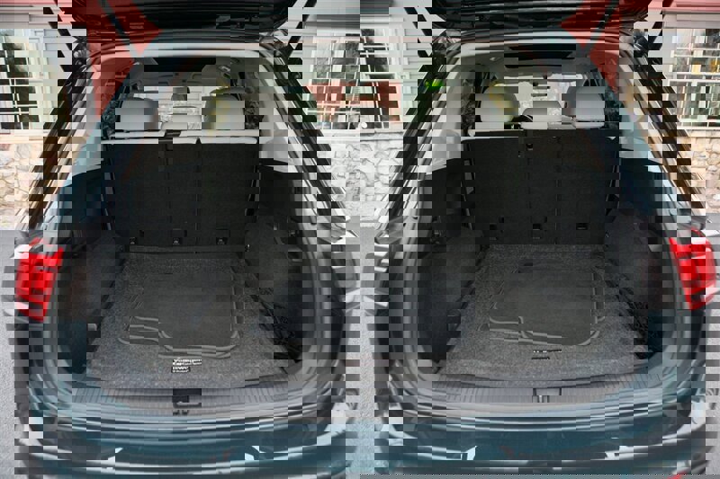 Used 2019 Volkswagen Tiguan SE image 14