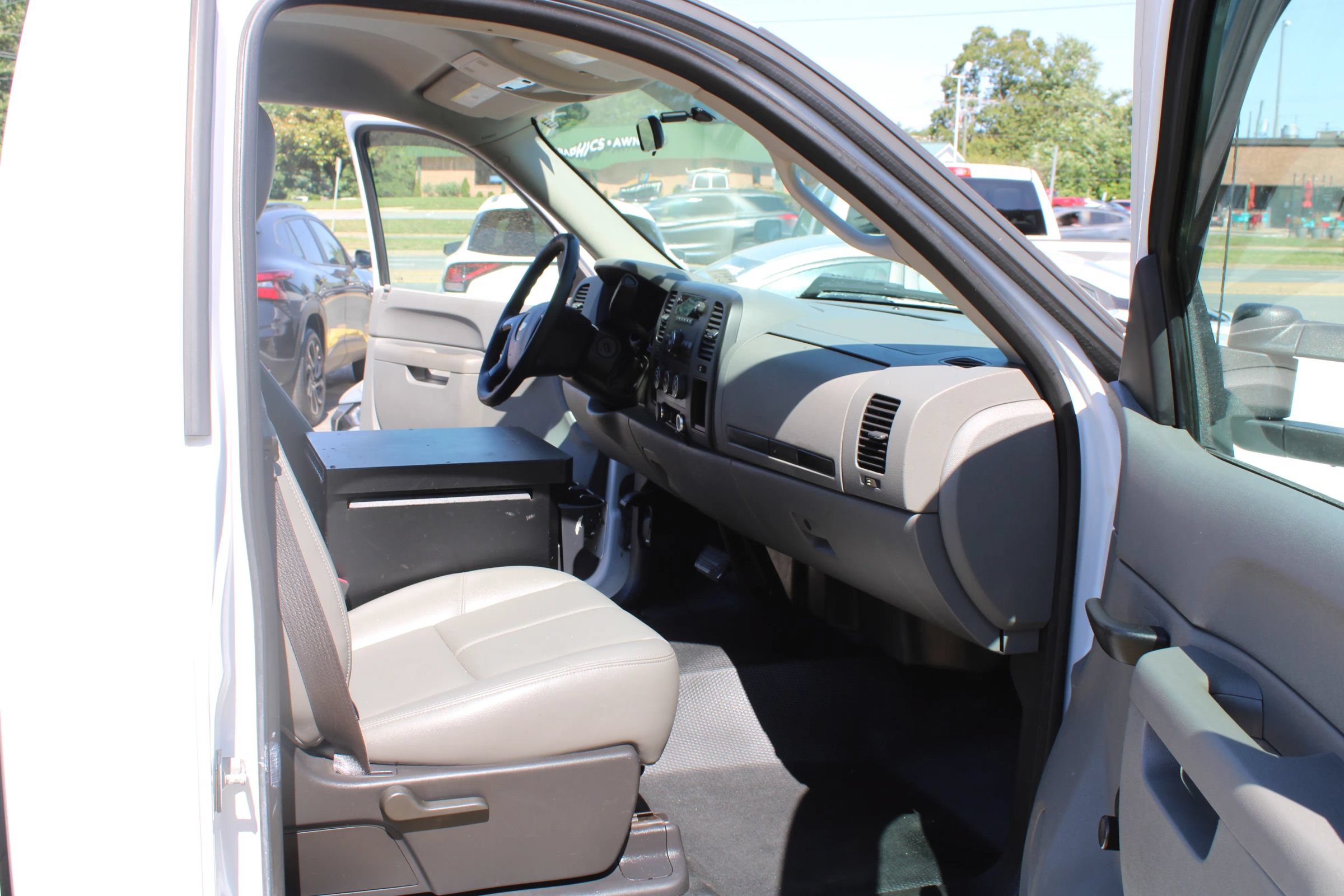 Used 2013 Chevrolet Silverado 1500 W/T RWD image 10