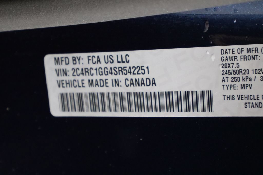 Used 2025 Chrysler Pacifica Limited FWD image 39