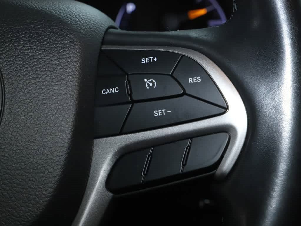 Used 2020 Jeep Grand Cherokee Limited AWD/4WD image 24