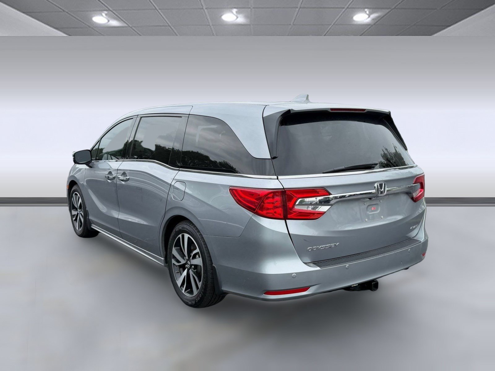 Used 2020 Honda Odyssey Elite image 2