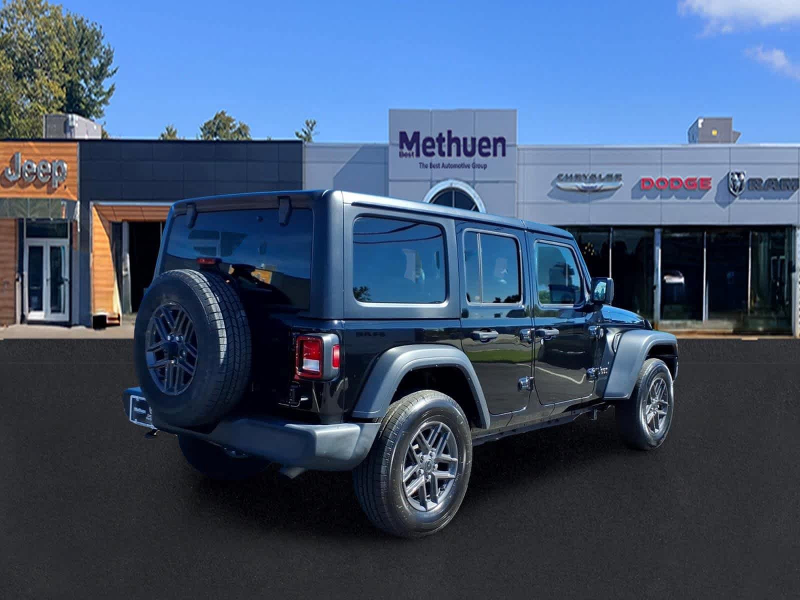 Used 2024 Jeep Wrangler Unlimited Sport AWD/4WD image 4
