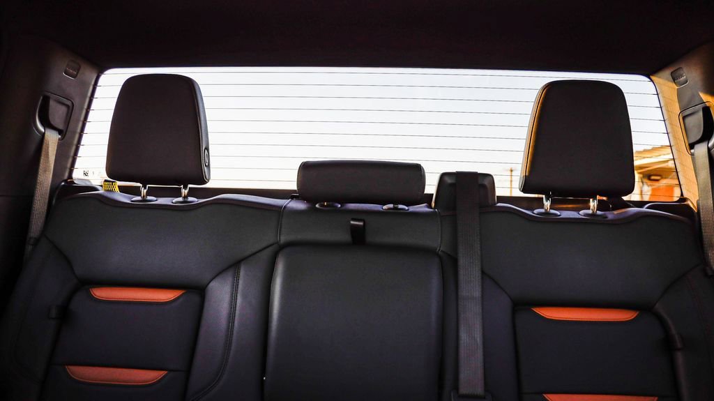 Used 2025 GMC Sierra 2500 AT4 image 28