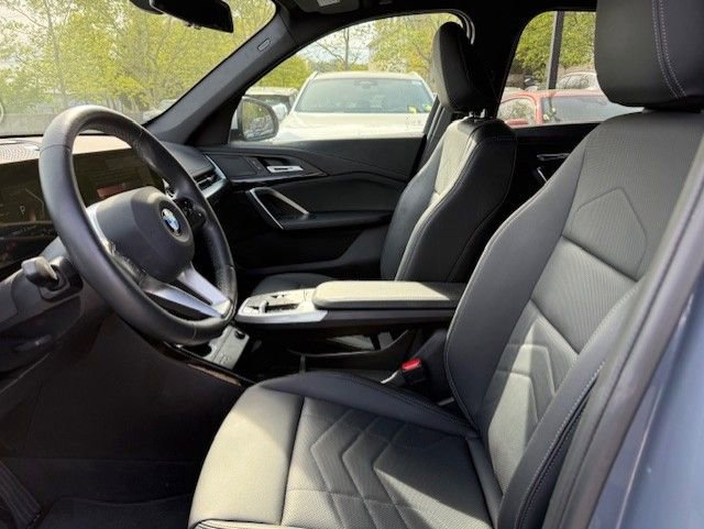 Certified 2024 BMW X1 xDrive28i w/ Technology Package image 3