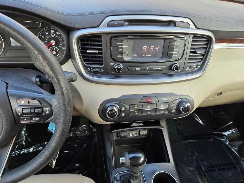 Used 2016 Kia Sorento FWD image 16