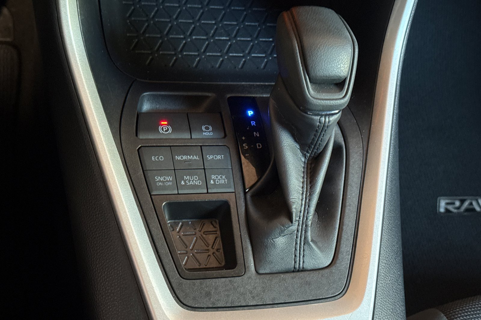 Used 2025 Toyota RAV4 LE AWD/4WD image 21
