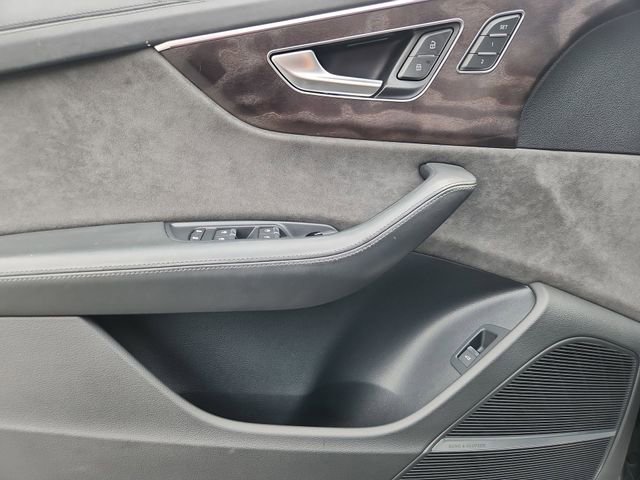 Used 2021 Audi Q8 Prestige image 23