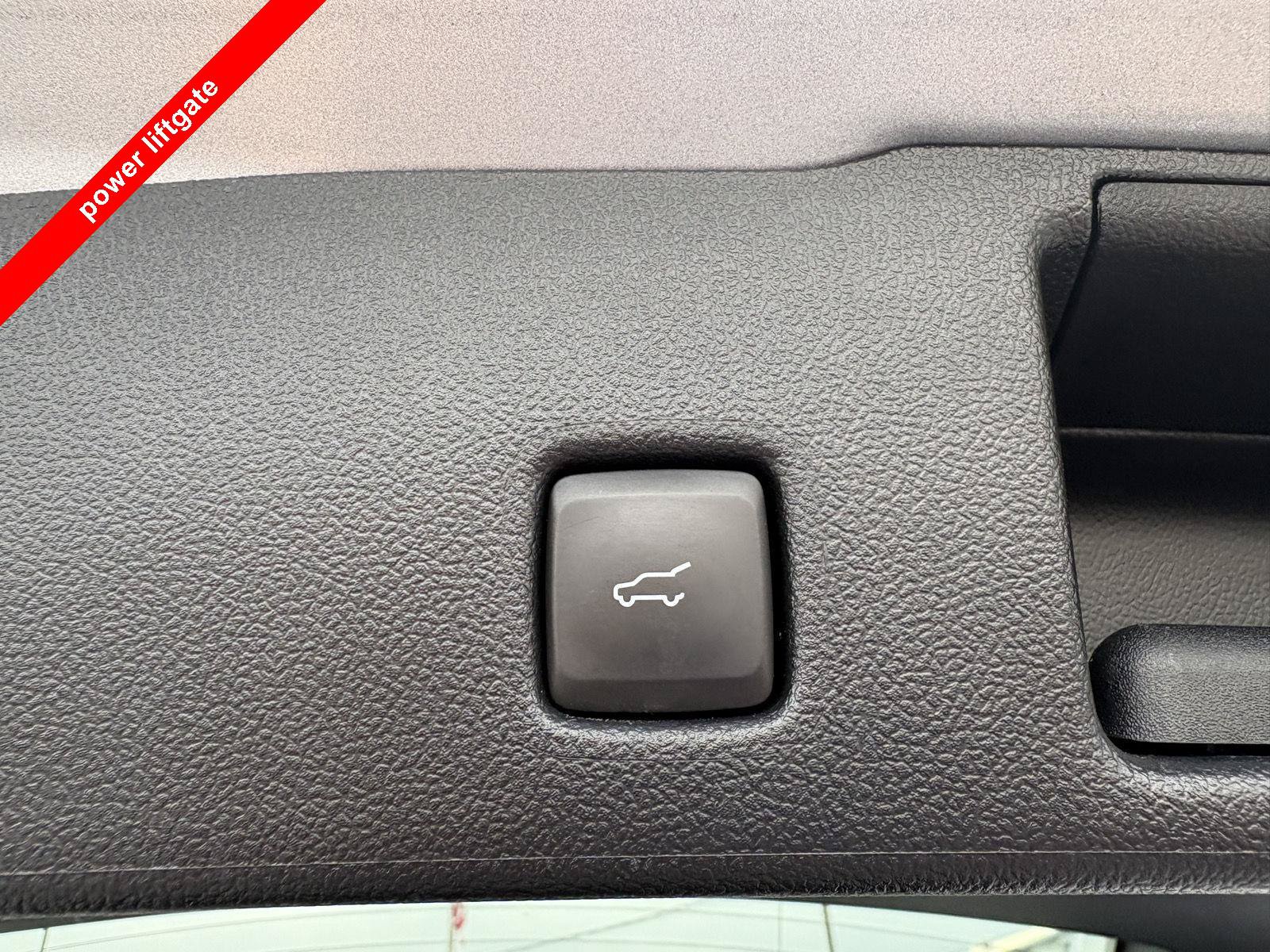 Used 2021 Ford Escape SE w/ Convenience Package FWD image 7