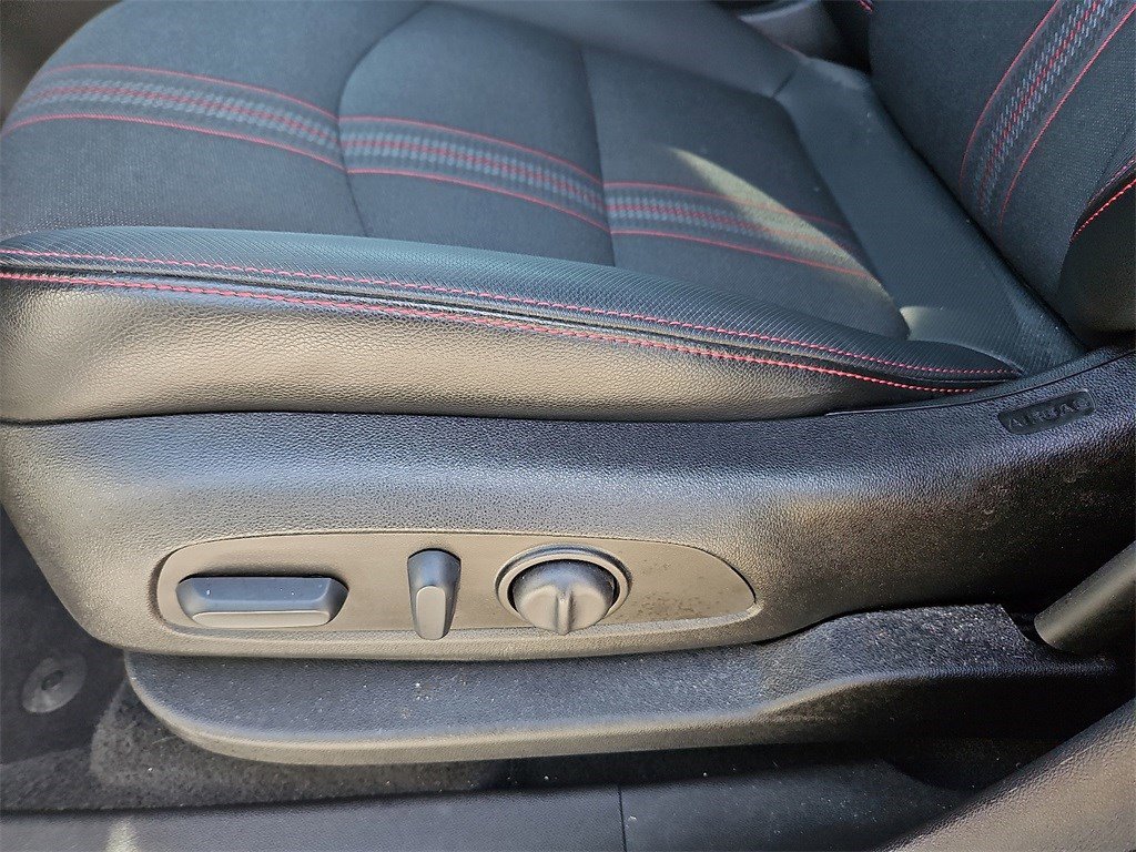 Used 2023 Chevrolet Equinox RS image 23