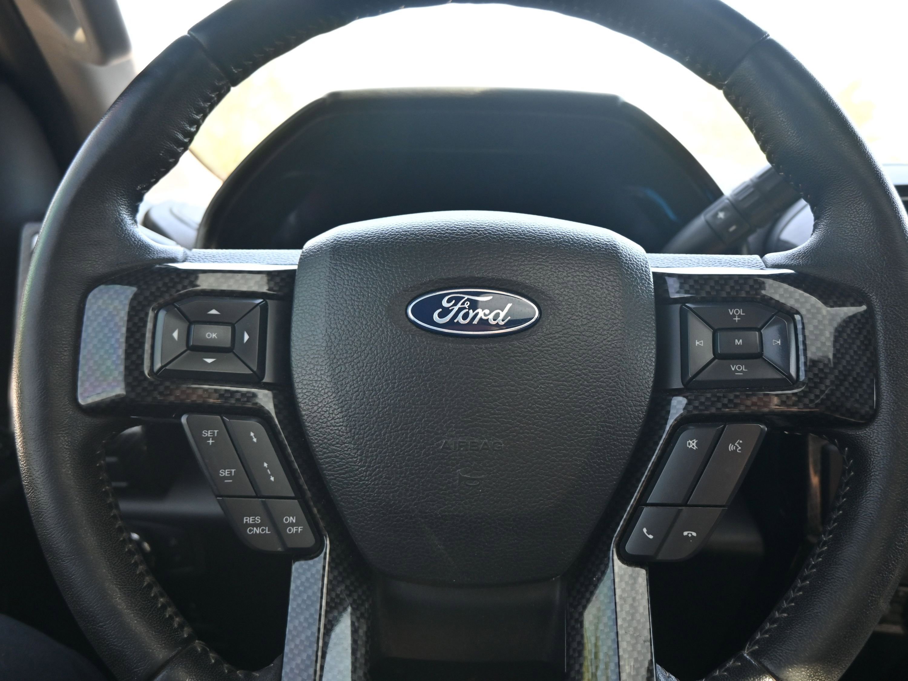Used 2018 Ford F250 Lariat w/ Lariat Ultimate Package AWD/4WD image 11