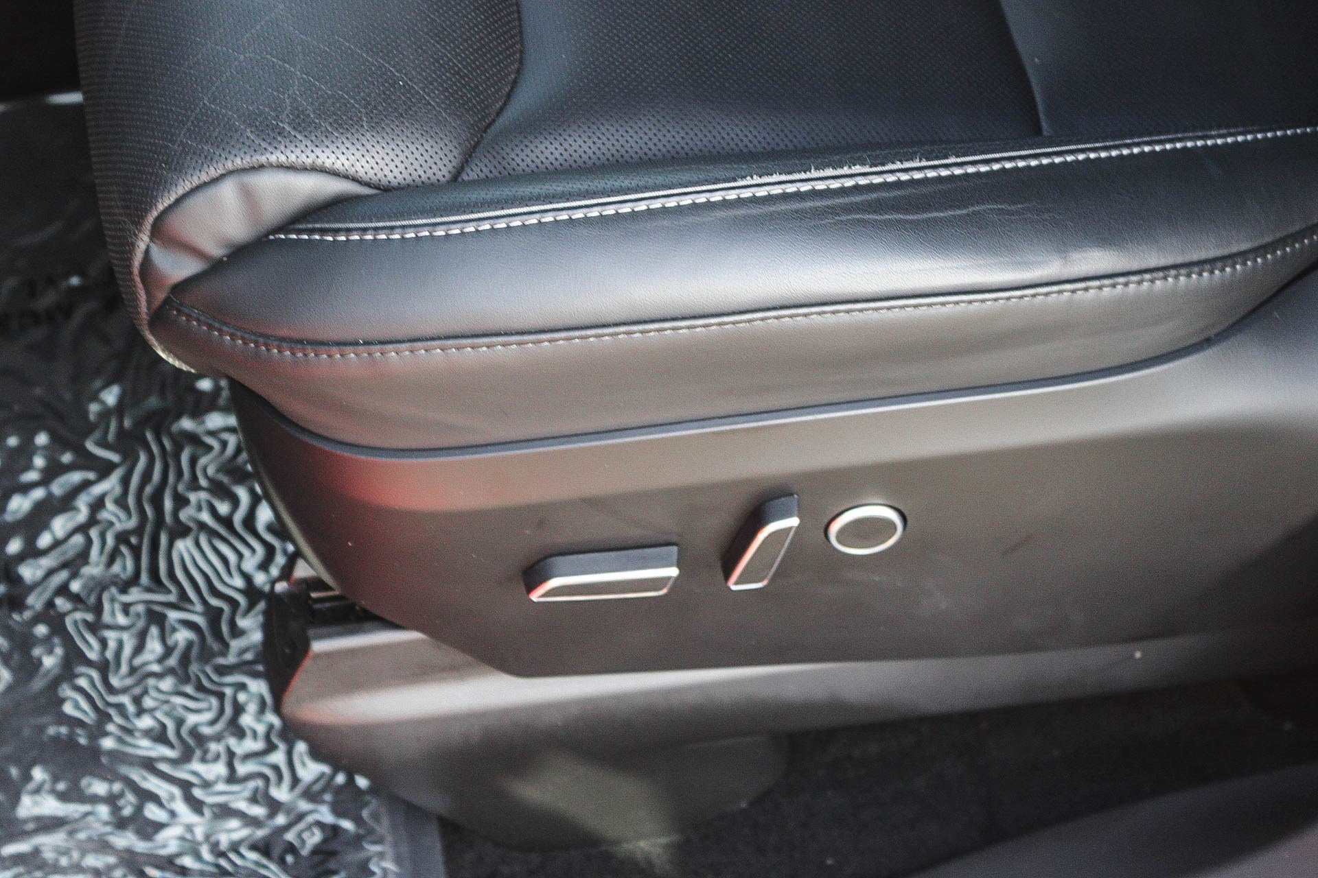 Used 2022 Tesla Model X Plaid image 22