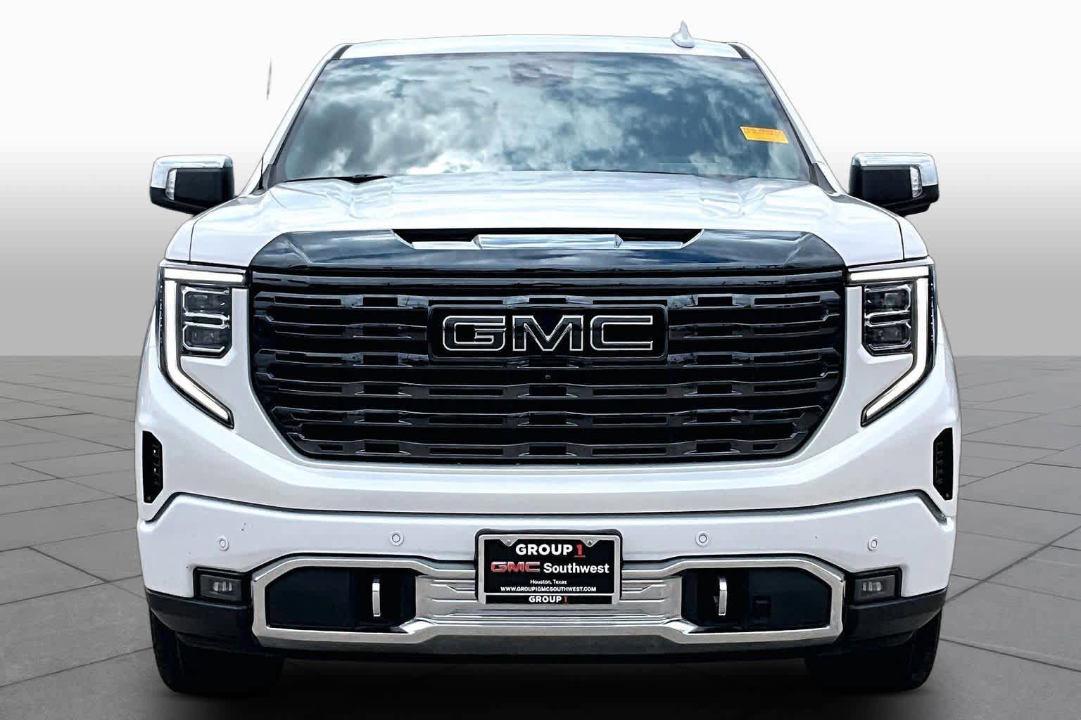 Used 2023 GMC Sierra 1500 Denali Ultimate AWD/4WD image 4